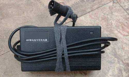 糖心VIONG视频网站充電器.jpg